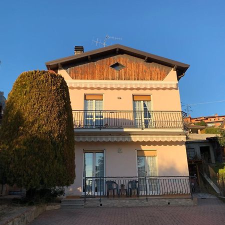Casa Castel Apartment Civate Екстериор снимка